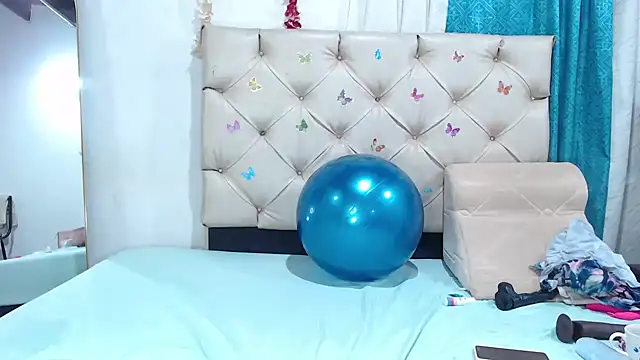 Snapshot of BBW_salome chatting on December 2024 10:48:01 PM BBW salome online show from December 2024 10:48:01 PM