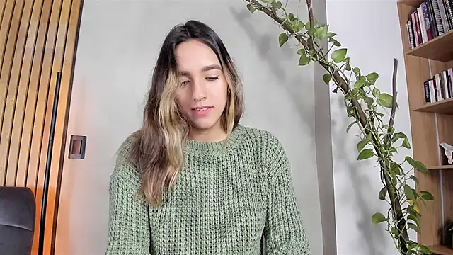 Snapshot of honeyhot69__ chatting on December 2024 11:32:02 AM honeyhot69 online show from December 2024 11:32:02 AM