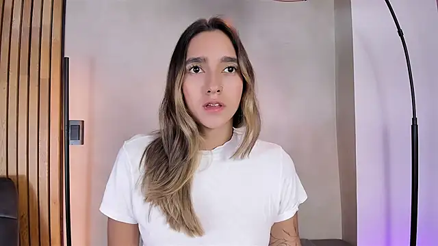 Snapshot of honeyhot69__ chatting on January 2025 11:18:02 AM honeyhot69 online show from January 2025 11:18:02 AM