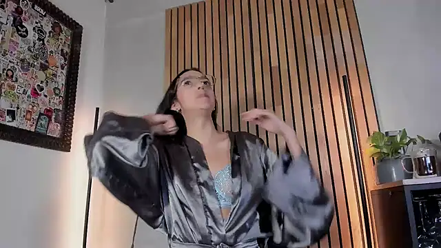 Snapshot of honeyhot69__ chatting on October 2025 11:07:02 AM honeyhot69 online show from October 2025 11:07:02 AM