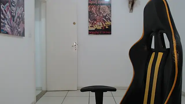 Snapshot of CrisBathoryxxx chatting on February 2025 04:59:02 AM CrisBathoryxxx online show from February 2025 04:59:02 AM