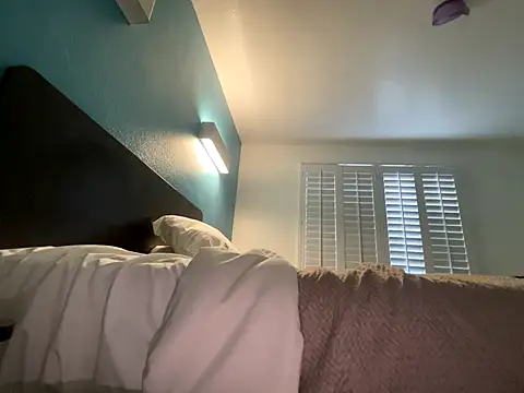 Snapshot of tatted-bitty chatting on October 2025 01:02:02 AM tatted-bitty online show from October 2025 01:02:02 AM