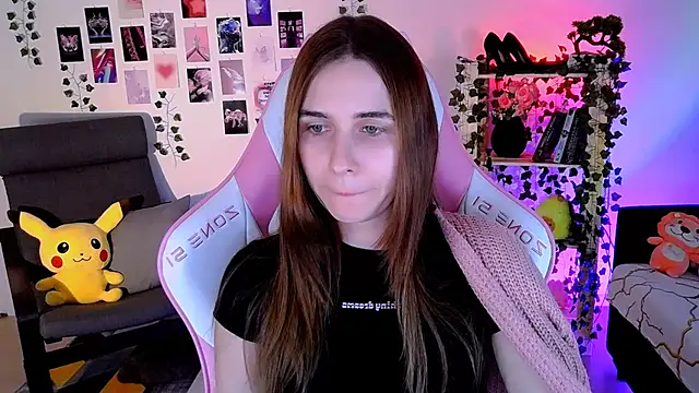 Snapshot of AliceCharmy chatting on December 2024 02:00:01 PM AliceCharmy online show from December 2024 02:00:01 PM