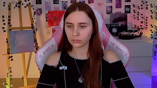 Snapshot of AliceCharmy chatting on February 2025 04:50:02 PM AliceCharmy online show from February 2025 04:50:02 PM