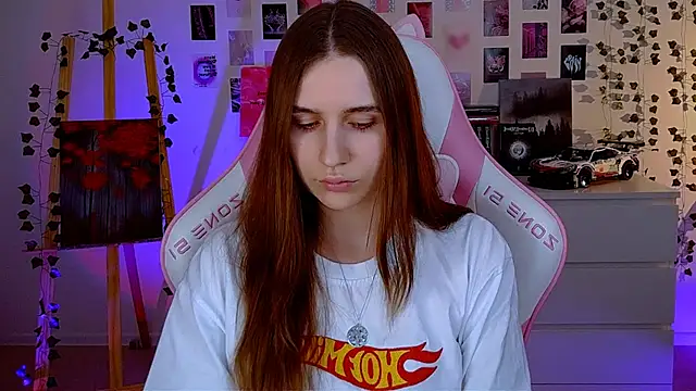 Snapshot of AliceCharmy chatting on March 2025 08:43:02 PM AliceCharmy online show from March 2025 08:43:02 PM