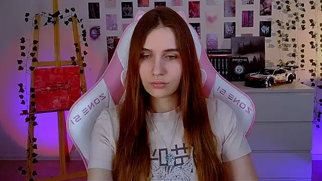 Snapshot of AliceCharmy chatting on March 2025 03:42:02 PM AliceCharmy online show from March 2025 03:42:02 PM
