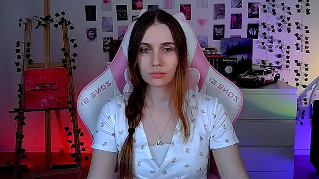 Snapshot of AliceCharmy chatting on September 2025 02:05:02 PM AliceCharmy online show from September 2025 02:05:02 PM