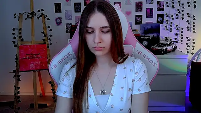 Snapshot of AliceCharmy chatting on September 2025 11:12:02 AM AliceCharmy online show from September 2025 11:12:02 AM