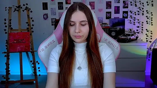 Snapshot of AliceCharmy chatting on September 2025 10:05:02 AM AliceCharmy online show from September 2025 10:05:02 AM