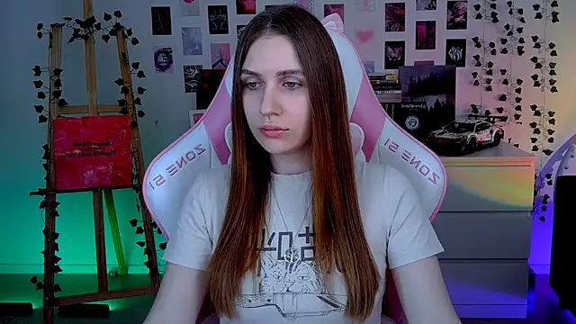 Snapshot of AliceCharmy chatting on October 2025 06:54:02 AM AliceCharmy online show from October 2025 06:54:02 AM