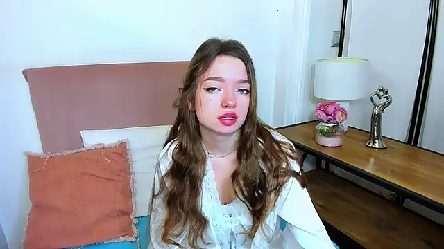 GraceLips online show from March 2025 08:35:01 AM