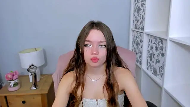 GraceLips online show from October 2025 05:43:02 AM