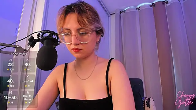 Snapshot of CherryGoth chatting on October 2025 01:11:01 PM CherryGoth online show from October 2025 01:11:01 PM