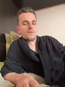 Snapshot of Huge_cock22cm chatting on April 2026 01:41:02 PM Huge cock22cm online show from April 2026 01:41:02 PM
