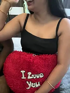 Snapshot of Magical-Couple-telugu chatting on December 2024 07:10:01 PM Magical-Couple-telugu online show from December 2024 07:10:01 PM