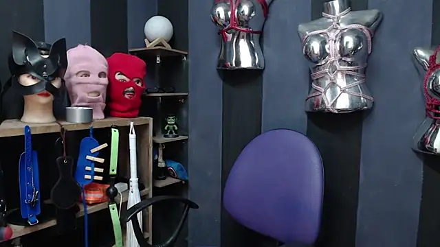 Snapshot of LucyStrike_ chatting on December 2024 04:25:02 AM LucyStrike online show from December 2024 04:25:02 AM