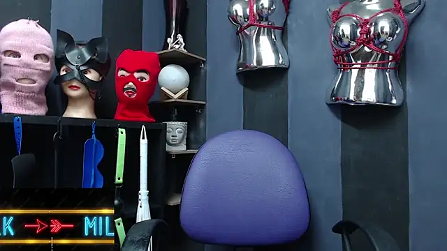 Snapshot of LucyStrike_ chatting on December 2024 03:58:02 AM LucyStrike online show from December 2024 03:58:02 AM