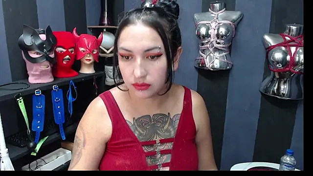 Snapshot of LucyStrike_ chatting on January 2025 02:53:02 AM LucyStrike online show from January 2025 02:53:02 AM