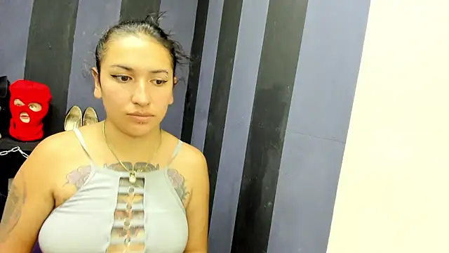 Snapshot of LucyStrike_ chatting on January 2025 03:12:01 AM LucyStrike online show from January 2025 03:12:01 AM