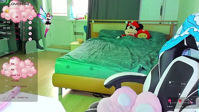 Snapshot of folinskayyya chatting on October 2025 05:05:01 AM folinskayyya online show from October 2025 05:05:01 AM