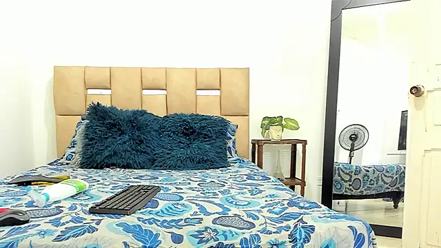 Alishagoddes online show from January 2026 05:00:01 AM