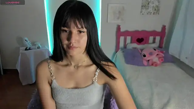 cute roxy online show from December 2024 11:43:02 PM