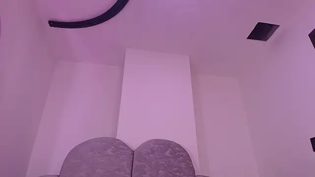 hot dione online show from June 2026 07:19:02 PM