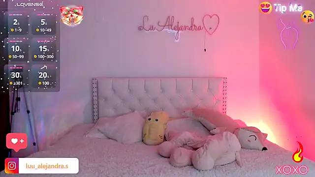 Snapshot of alee_lenoxx chatting on December 2024 12:52:01 AM alee lenoxx online show from December 2024 12:52:01 AM