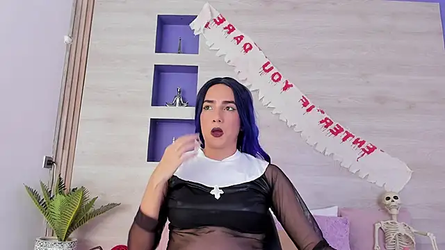 Snapshot of Dakotagloss chatting on October 2025 10:19:02 PM Dakotagloss online show from October 2025 10:19:02 PM