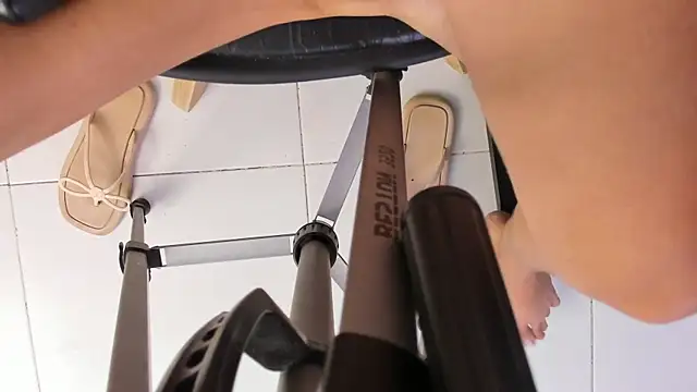 Snapshot of Dakotagloss chatting on October 2025 09:48:01 PM Dakotagloss online show from October 2025 09:48:01 PM