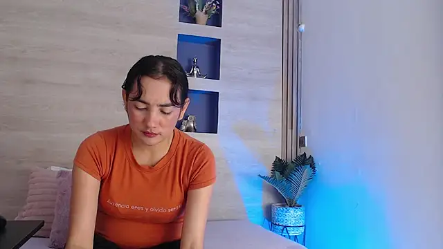 Dakotagloss online show from April 2026 08:26:01 PM