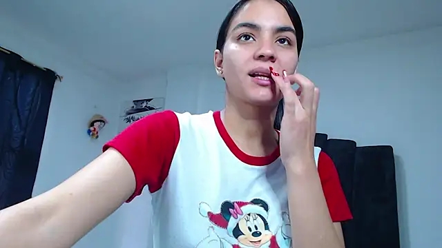 Snapshot of Ariel_Zeo1 chatting on November 2025 07:32:02 PM Ariel Zeo1 online show from November 2025 07:32:02 PM