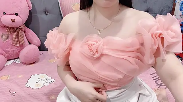 Funikio online show from April 2026 01:47:01 AM