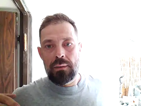 Snapshot of zefside42 chatting on November 2025 11:32:01 AM zefside42 online show from November 2025 11:32:01 AM