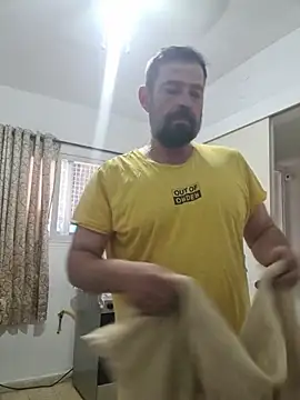 Snapshot of zefside42 chatting on November 2025 10:37:02 AM zefside42 online show from November 2025 10:37:02 AM