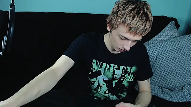 Snapshot of axxxturel chatting on January 2025 06:35:01 PM axxxturel online show from January 2025 06:35:01 PM