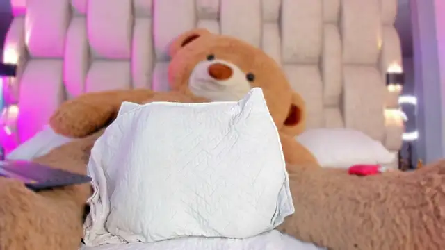  LauraTaylor  online show from October 2025 07:49:01 PM