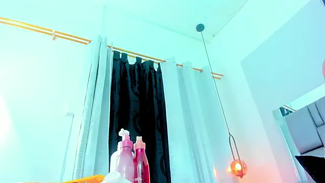 Snapshot of Emily_Gil1 chatting on January 2025 04:36:01 PM Emily Gil1 online show from January 2025 04:36:01 PM