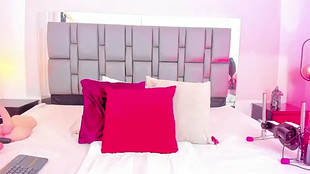 Snapshot of Emily_Gil1 chatting on February 2025 02:12:02 PM Emily Gil1 online show from February 2025 02:12:02 PM