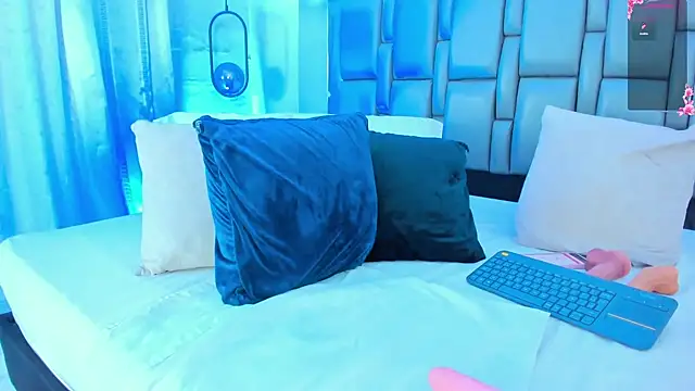 Snapshot of Emily_Gil1 chatting on September 2025 01:48:02 PM Emily Gil1 online show from September 2025 01:48:02 PM