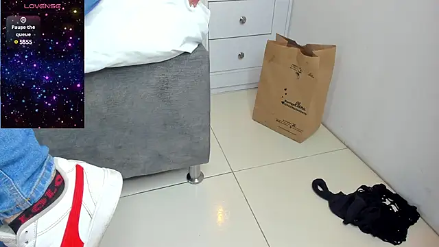 AilishBenson online show from December 2024 01:24:02 AM