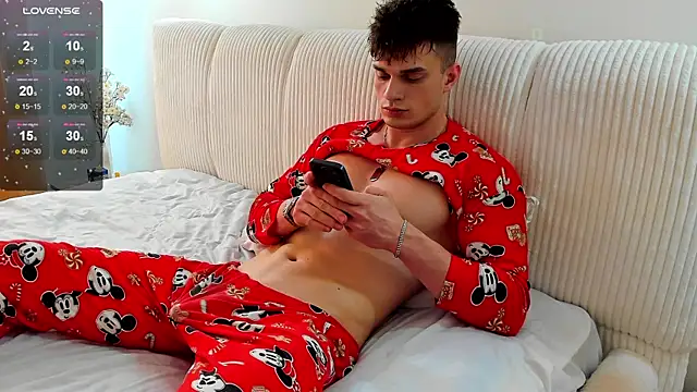Snapshot of fresh_b1ood chatting on March 2025 01:40:02 PM fresh b1ood online show from March 2025 01:40:02 PM