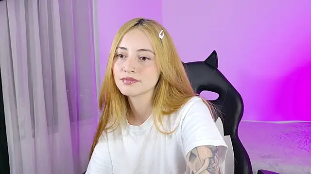 annie mora online show from May 2026 01:25:02 AM
