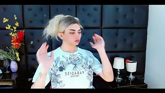 Daniela Pink  online show from February 2026 07:25:02 PM