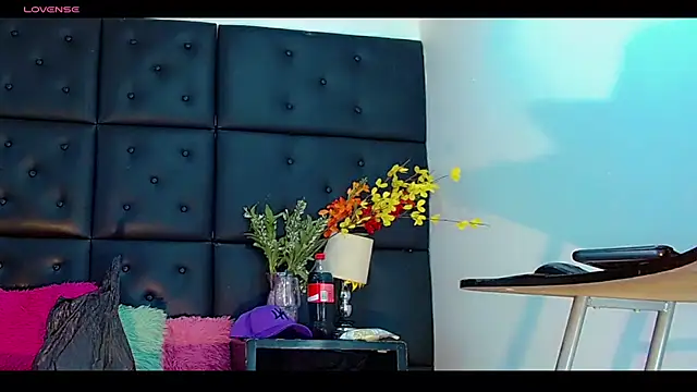 Daniela Pink  online show from June 2026 08:00:02 PM
