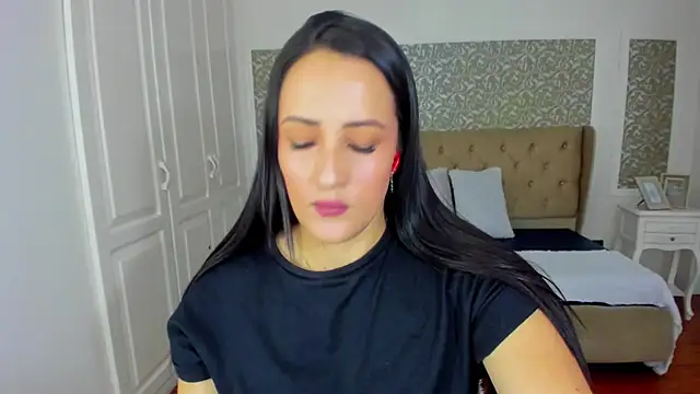 KimWessel  online show from June 2026 05:44:02 PM