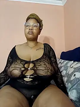 Snapshot of Fantasy1976 chatting on September 2025 06:33:01 PM Fantasy1976 online show from September 2025 06:33:01 PM