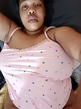 Snapshot of Fantasy1976 chatting on February 2026 06:40:02 AM Fantasy1976 online show from February 2026 06:40:02 AM