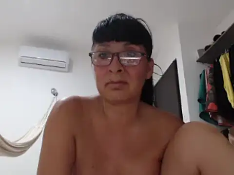 Snapshot of HellenLatin chatting on March 2025 02:39:02 AM HellenLatin online show from March 2025 02:39:02 AM