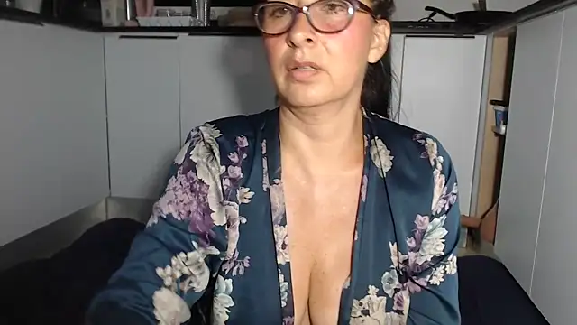 HellenLatin online show from June 2026 04:26:02 AM